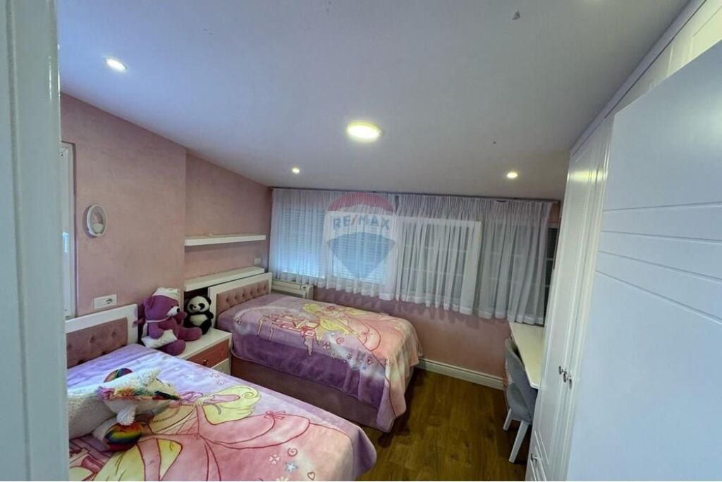 Shitet apartament 3+1 (papafingo) ne Fresk