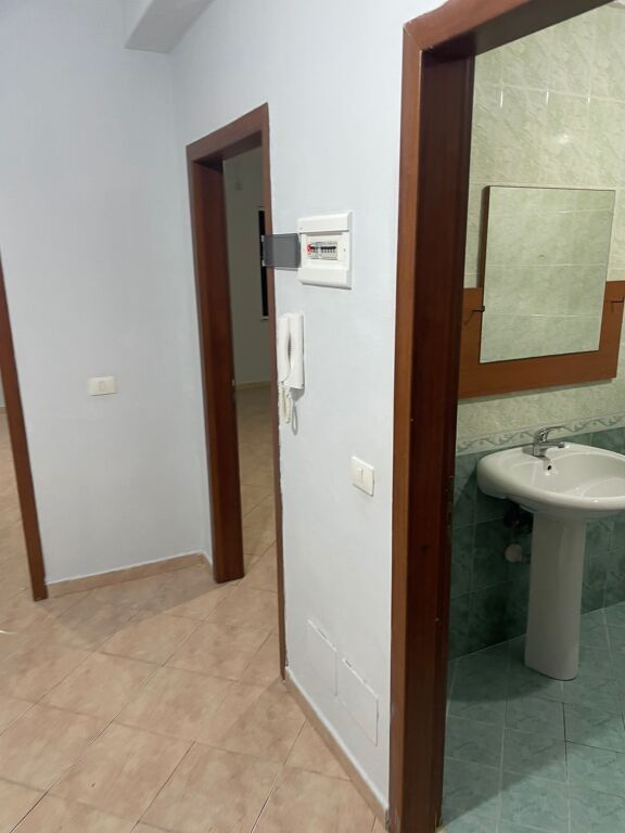 Appartamento 1+1 in affitto a Yzberish, 300 mila lek