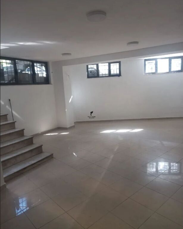 NEGOZIO IN AFFITTO 64 M2 ALI DEM 70.000 LEKE FH-72520