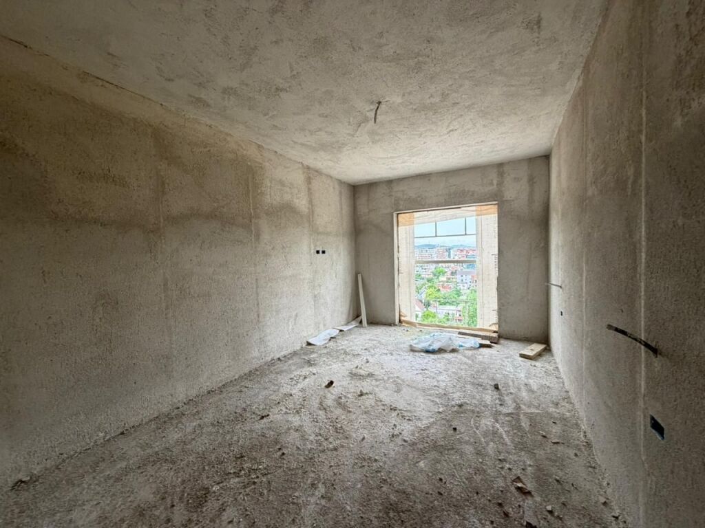 IN VENDITA: 1+1📍Ish Fusha e Aviacionit (Vicino alla Scuola Dhori Leka) - Fase di Intonacatura || 145,000€ - Sup. 94m² - Ideale sia per Investimento che per Abitazione