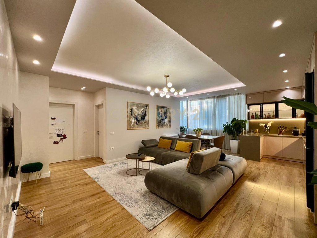 Apartment 2+1+2+Parking Space for sale in Komuna e Parisit