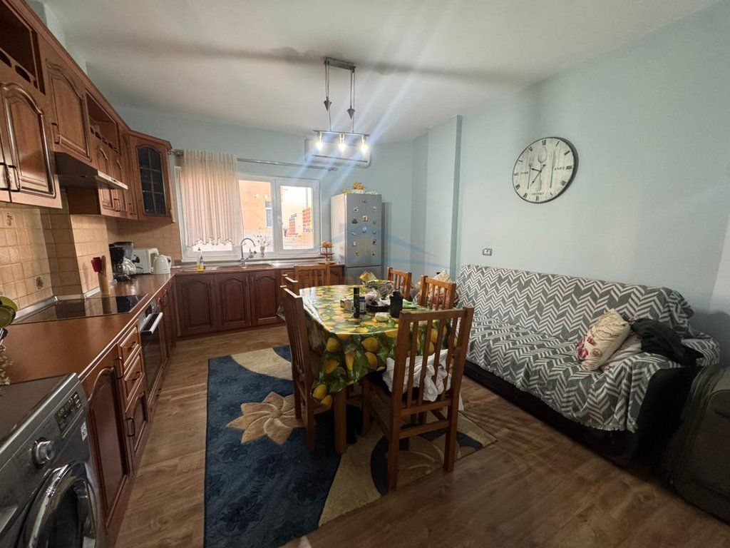 Shitet, Apartament 2+1, Jordan Misja, Tiranë