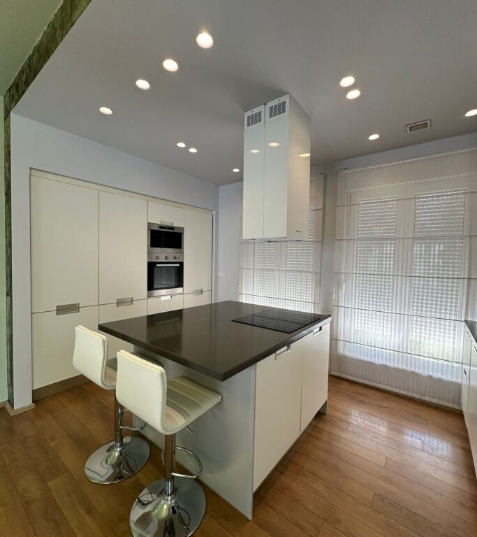 📌 VILLA SU 4 PIANI IN AFFITTO – White House, TEG