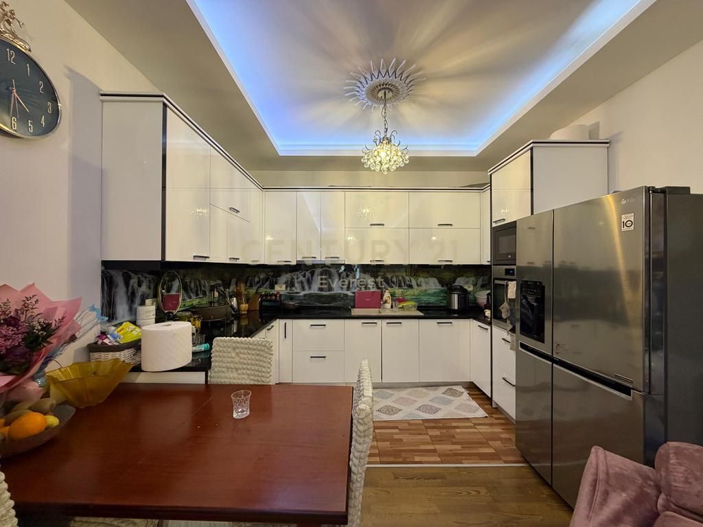 5-MAJI, SHESIM APARTAMENT 2+1+2 220,000 €