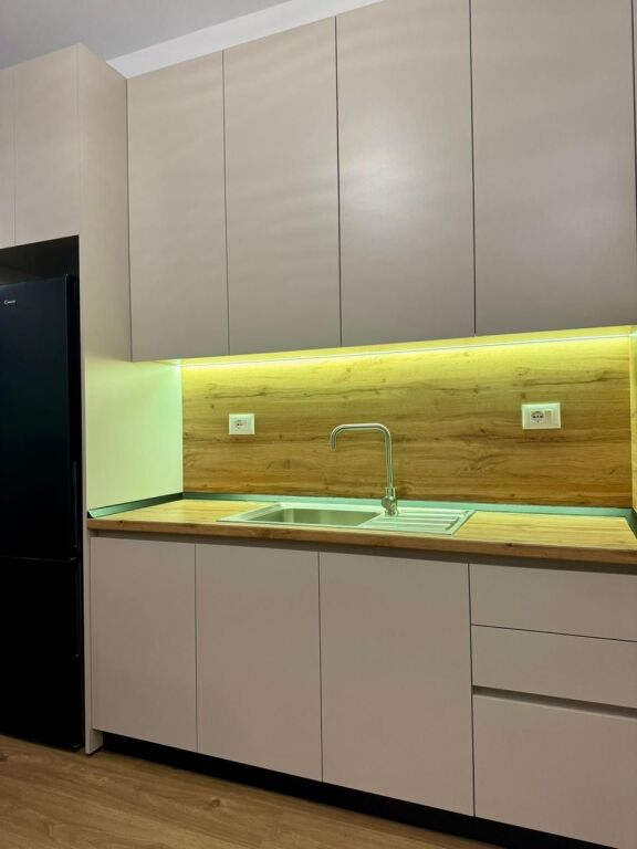 Jepet me qira apartament 1+1