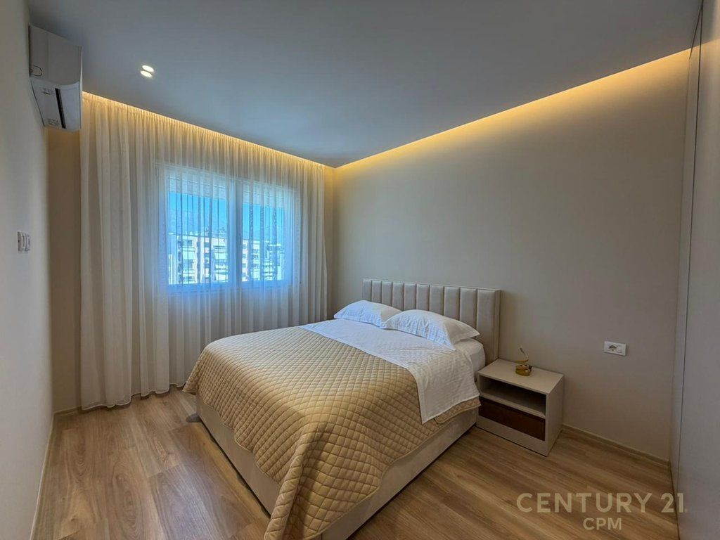 Apartament 1+1 Me Qira në Pazari i Ri, Sheshi Avni Rustemi