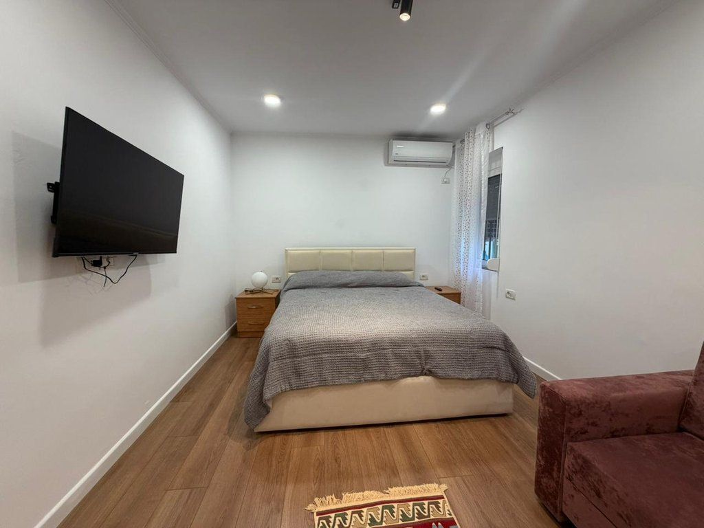 Qera, Apartament 1+1, 21Dhjetori, Tiranë.