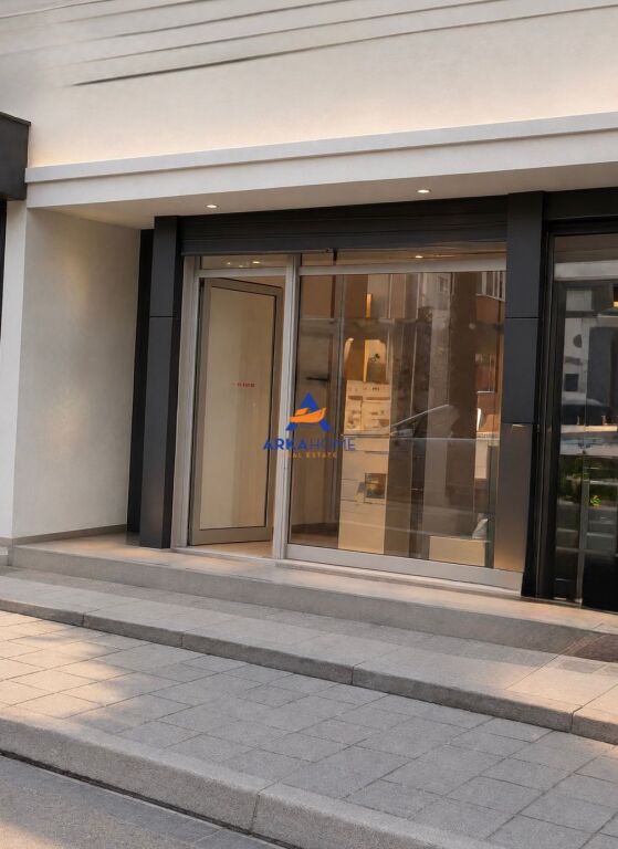 SHOP FOR SALE 66M2 "TE KOMUNA E PARISIT" 170,000 EURO