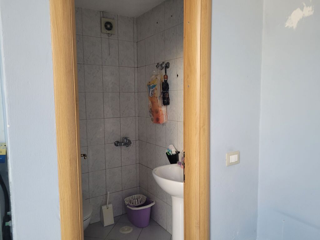 Service unit for sale behind Hotel Mondial  