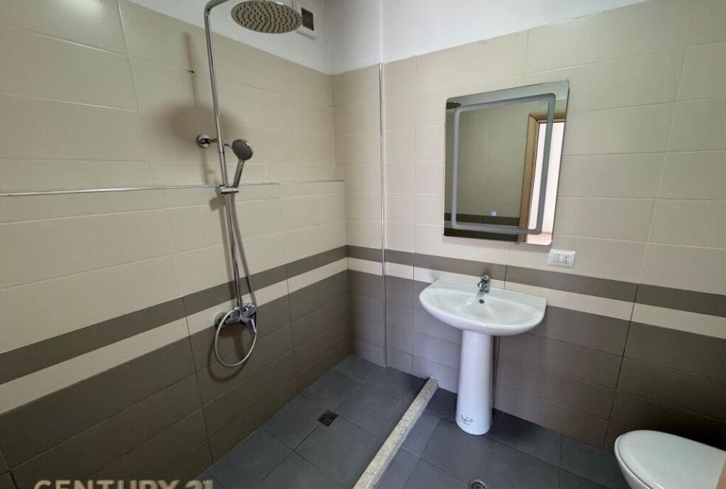 Apartament ne shitje 2+1+2 , Kopshti Botanik