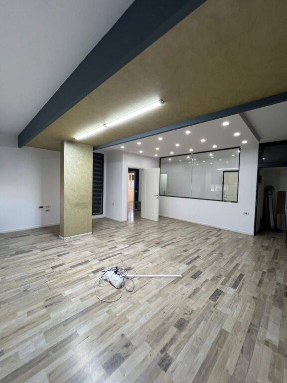 OFFICE FOR RENT 110M2 BLLOK