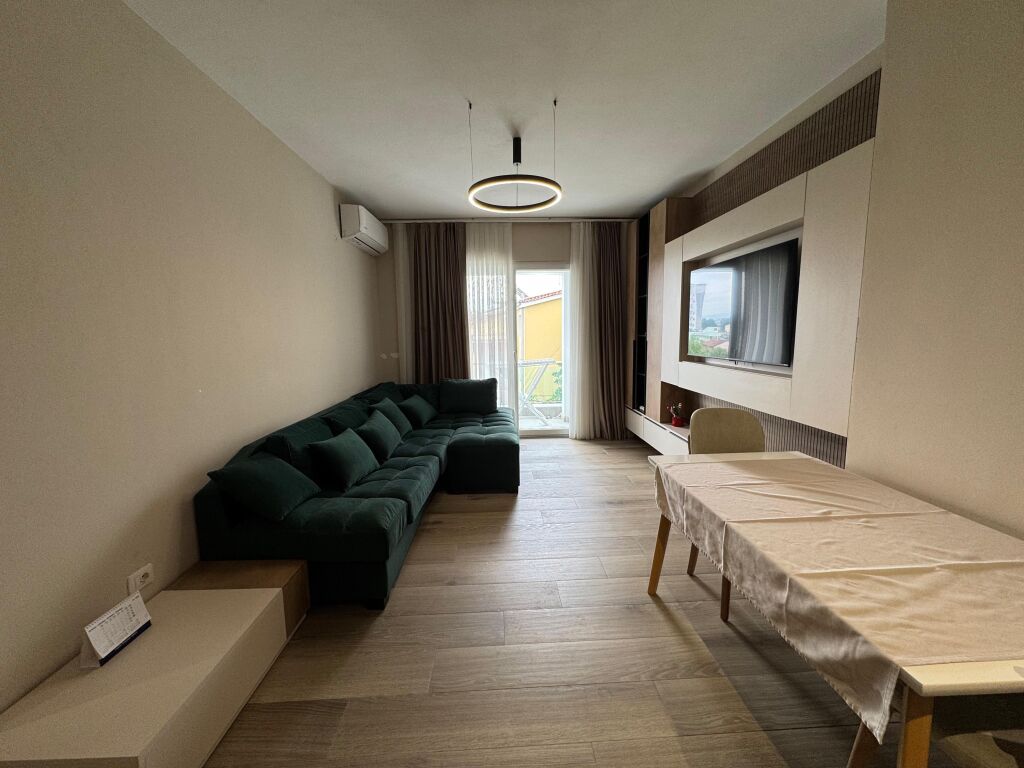 Jepet apartament me qera 2+1+parking