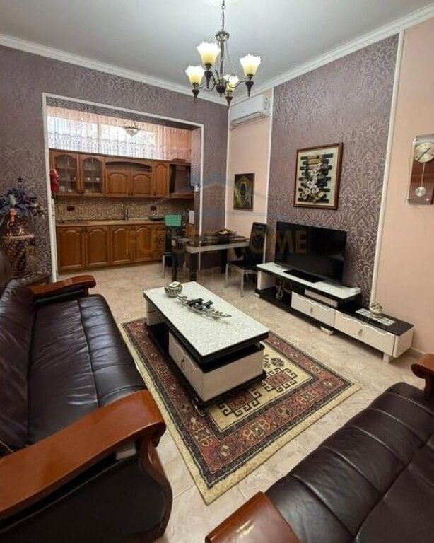 Affitto, Appartamento 2+1, Vasil Shanto, Tirana.