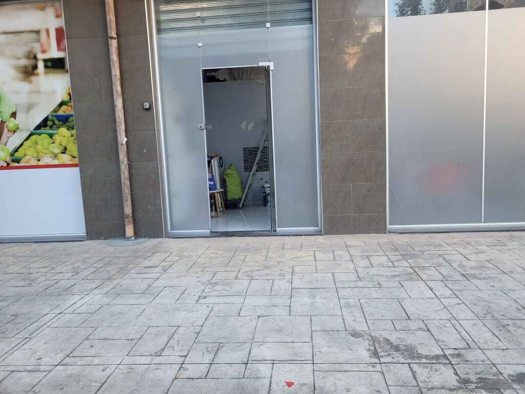 Service unit for sale behind Hotel Mondial  