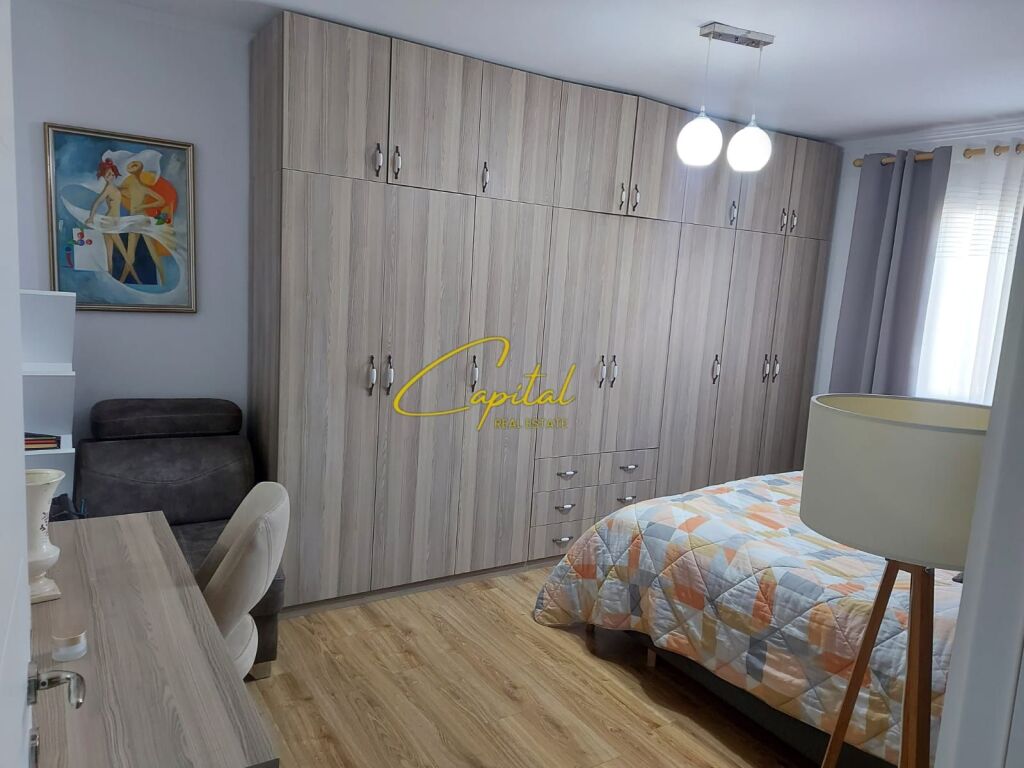 APARTAMENT ME QIRA 2+1 XHAMLLIKU 50.000 LEKE
