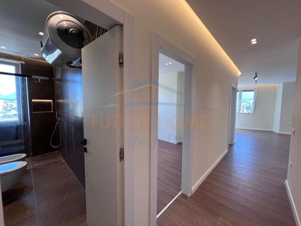 Shitet, Apartament 2+1+Post Parkimi, Brryli, Tiranë.