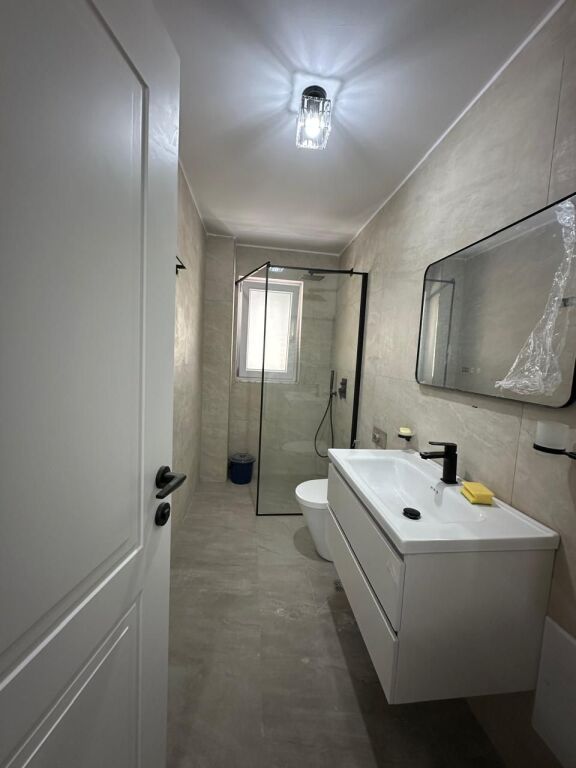 🏡 Shitet Apartament 1+1 – Rruga Irfan Tomini