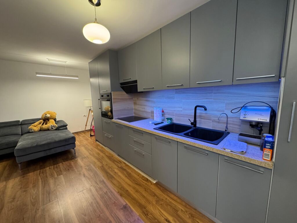 Jepet apartament me qera 1+1