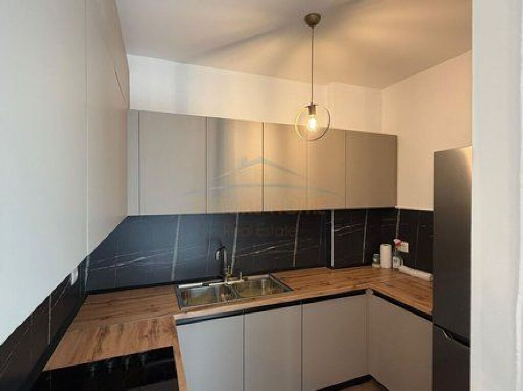 Affitto, Appartamento 2+1+2, Accesso Tirana