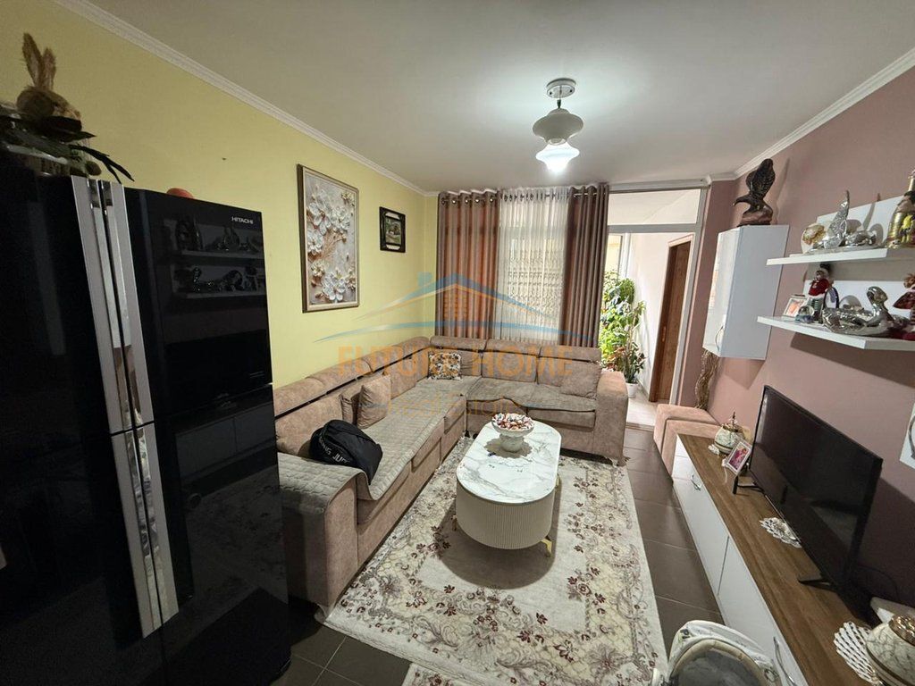 Shitet,Apartament 2+1  ,Unaza e Re ,Tiranë