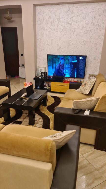 Jepet me qera  apartament 2+1 Rruga e Kokonozëve