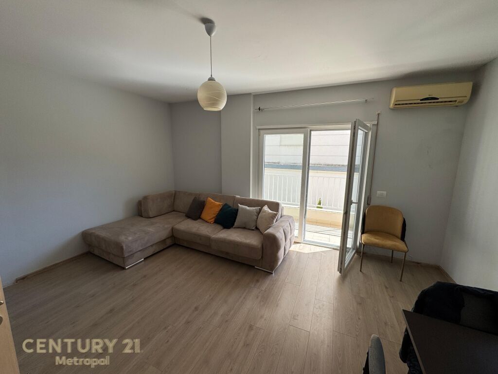 Apartment 2+1+2 for sale at Botanical Garden