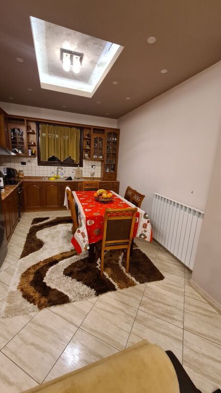 Jepet me qera  apartament 2+1 Rruga e Kokonozëve