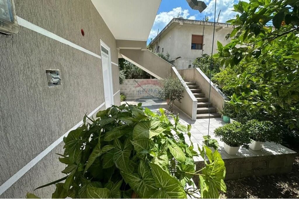 🔥 Private house for sale in Vlora, Haxhi Xhyheri Street, near the Trans-Balkan road