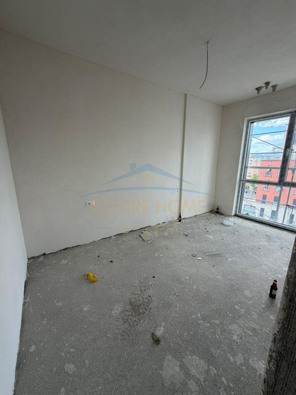 Shitet, Apartament 1+1, Laprakë