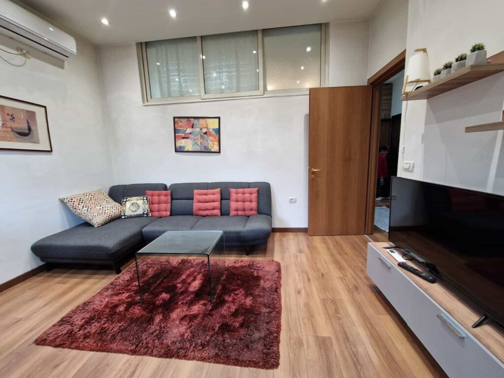 Appartamento In Affitto 1+1 in Centro (ID B210488) Tirana