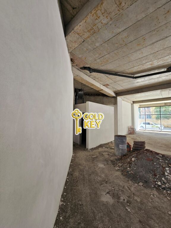 🏢 Locale in Affitto – Posizione Super sulla Spiaggia, Durrës!