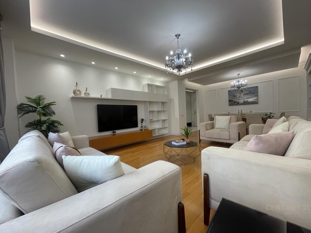 LUXURY APARTMENT 3+1+2 WITH PARKING SPACE FOR RENT, Ambasador 2