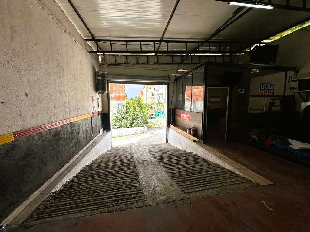Offro servizio auto in affitto nella zona Ali Demi, Tirana -| 300 m²