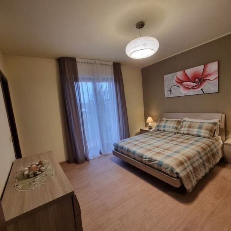 Myslym Shyri intersection, modern 1+1+Blk apartment for rent.