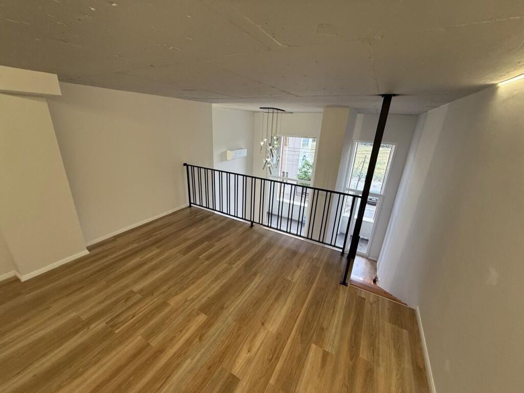 🏢 Jepet Duplex me Qira për Zyrë / Biznes