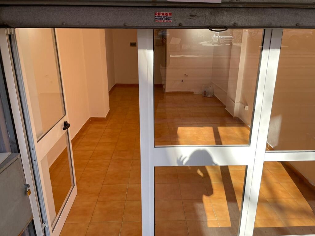 NEGOZIO IN AFFITTO VICINO ALLO STADIO DINAMO