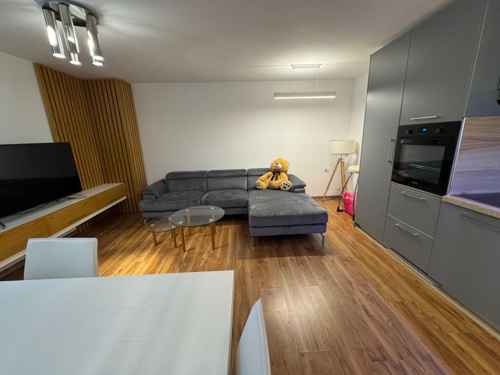 Jepet apartament me qera 1+1