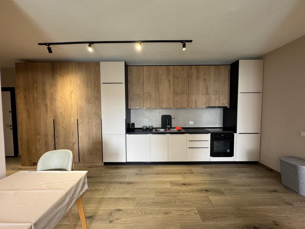 Jepet apartament me qera 2+1+parking