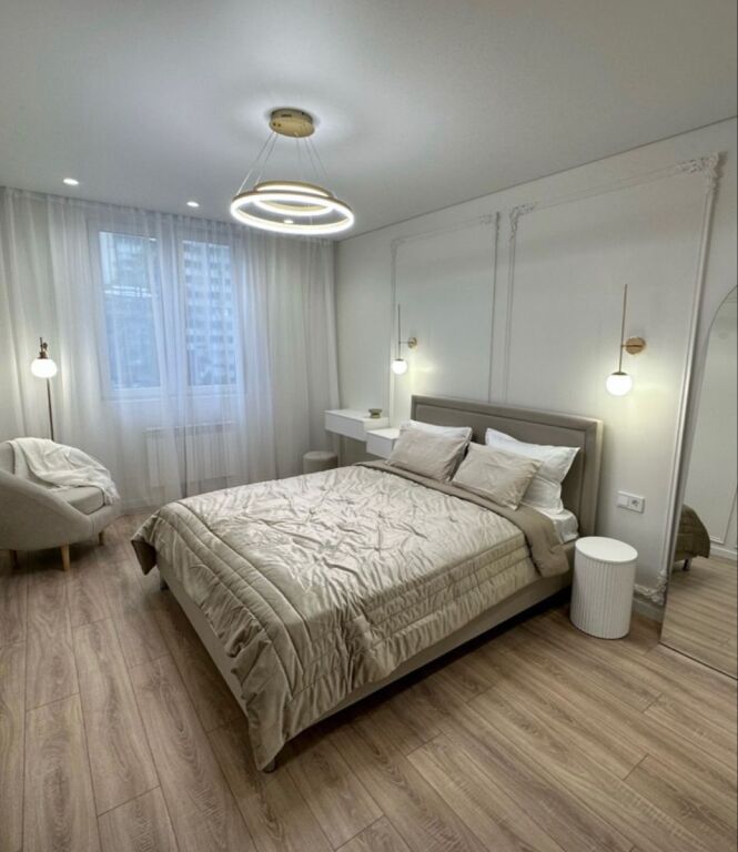 21-dhjetori, jepet me qera apartament 2+1 modern!