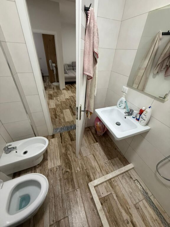 Shitet apartament 1+1 Golem