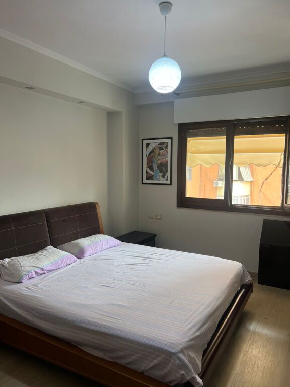 Apartment 1+1 for Rent - Komuna e Parisit, Lulishtja