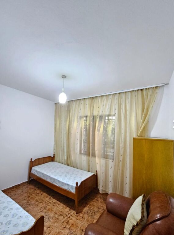 Affittasi casa 2+1, Astir vicino Villa L 450 mila lek