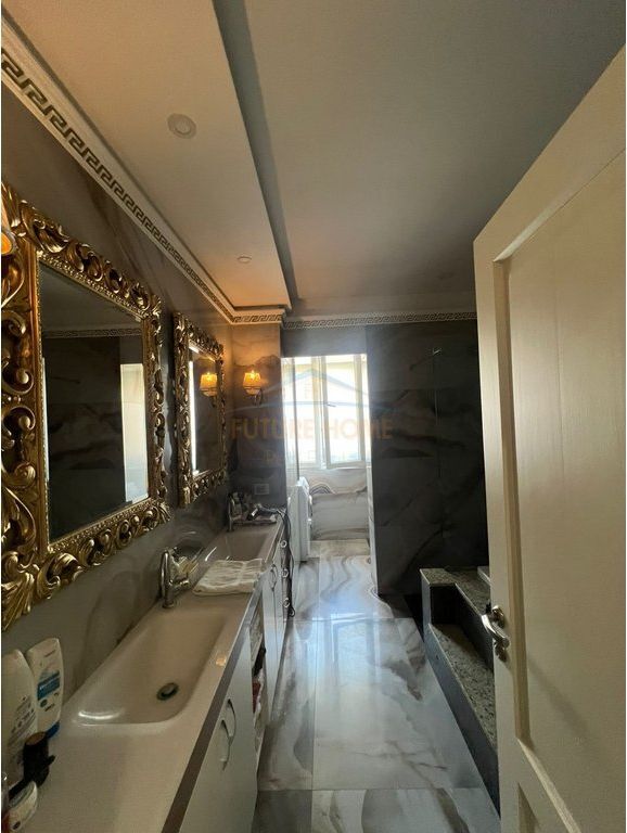 Apartment 3+1+2+storage for sale Paris Commune