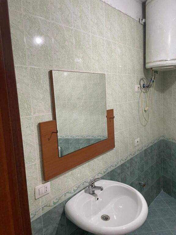 Appartamento 1+1 in affitto a Yzberish, 300 mila lek