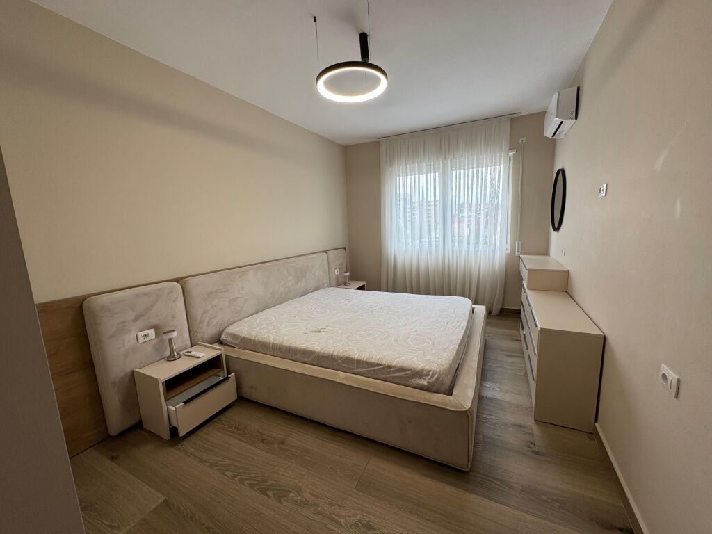 Jepet apartament me qera 2+1+parking