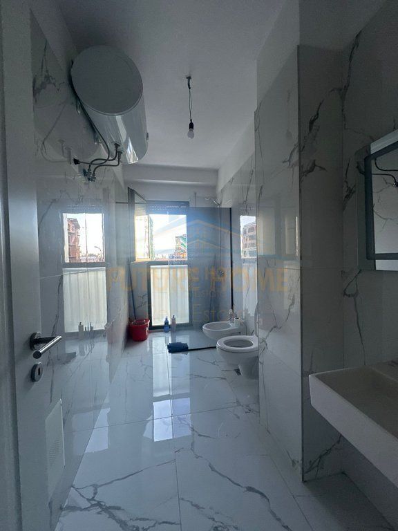Qera, Apartament 2+1+2+Post Parkimi, Bulevardi Ri, Tirane