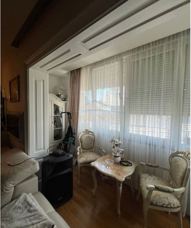 Apartment 3+1+2+Storage for sale, Paris Commune.