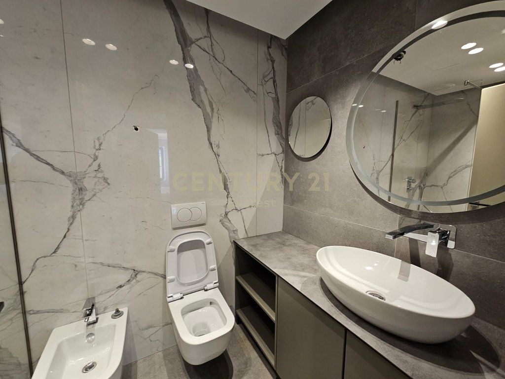 RESIDENCA KODRA E DIELLIT 1, JAPIM ME QIRA APARTAMENT 3+1+ POST PARKIMI 1,800 € /Muaj