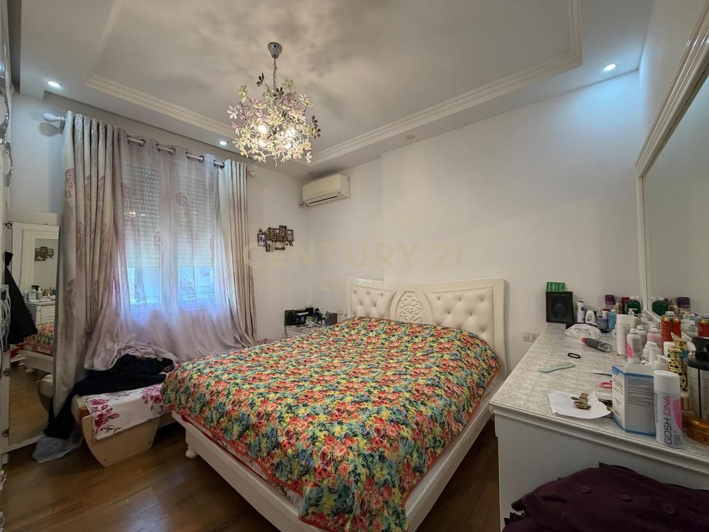 5-MAJI, SHESIM APARTAMENT 2+1+2 220,000 €