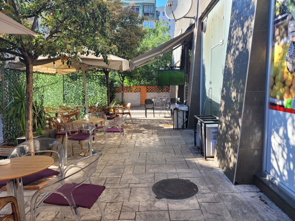 Local for sale behind Mondial